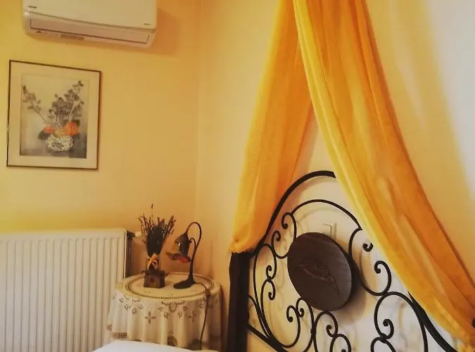 βαλεντίνη Πανσιόν 3*